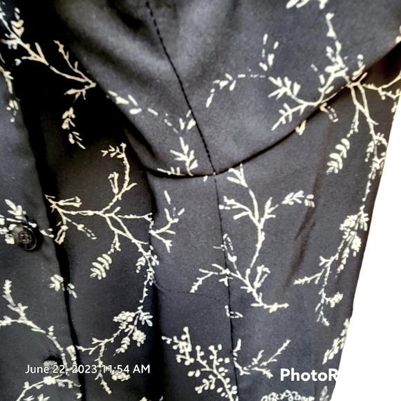 Short Sleeve VNeck Blouse Full Button Front Quality Fabric Heavyweight Rayon - Picture 5 of 7